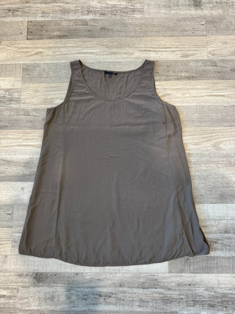 Eileen Fisher 100% Silk Grey Scoop Neck Tank Size Medium C33